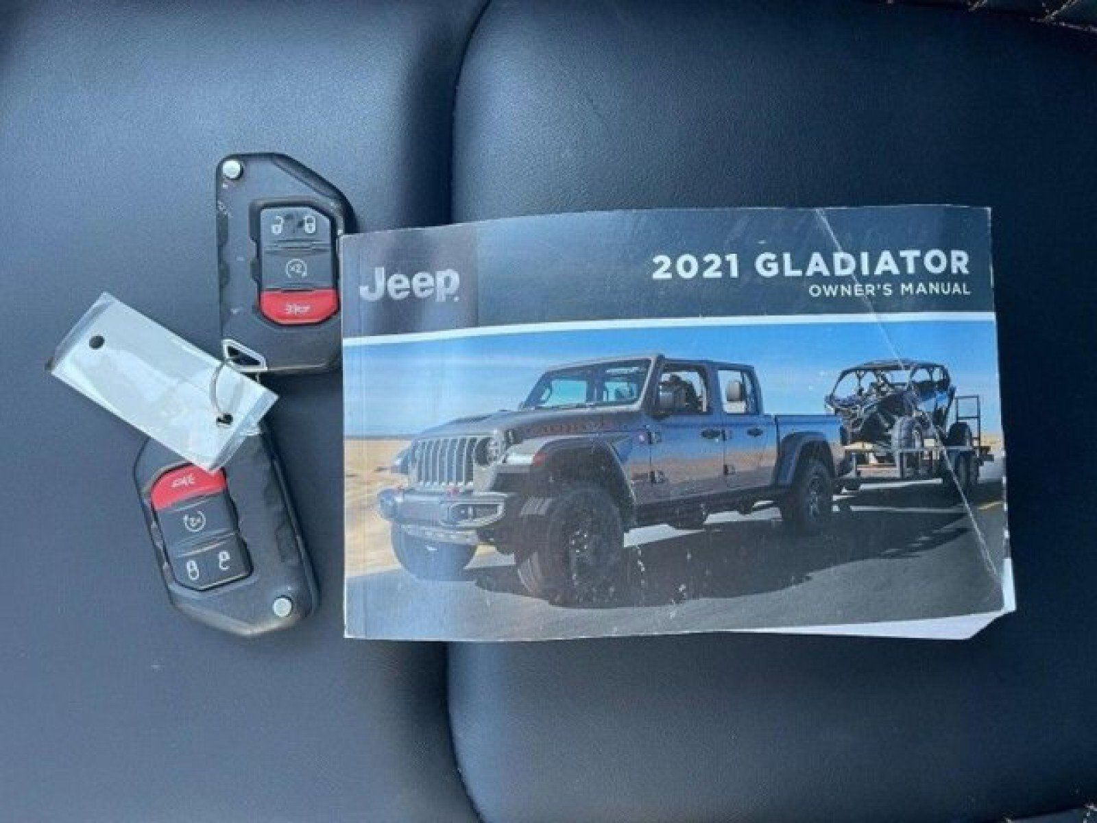Used 2021 Jeep Gladiator Overland AWD/4WD image 39