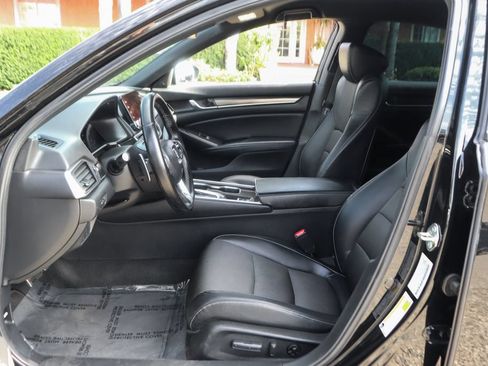 Used 2018 Honda Accord Sport image 17