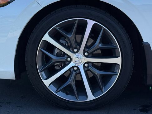 Used 2024 Honda Civic Touring image 9