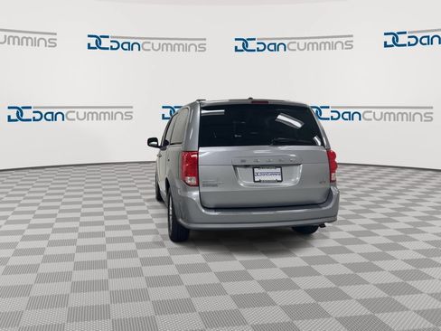 Used 2019 Dodge Grand Caravan SXT FWD image 7