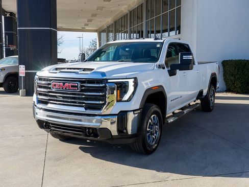 Used 2024 GMC Sierra 2500 SLE w/ Preferred Package image 3