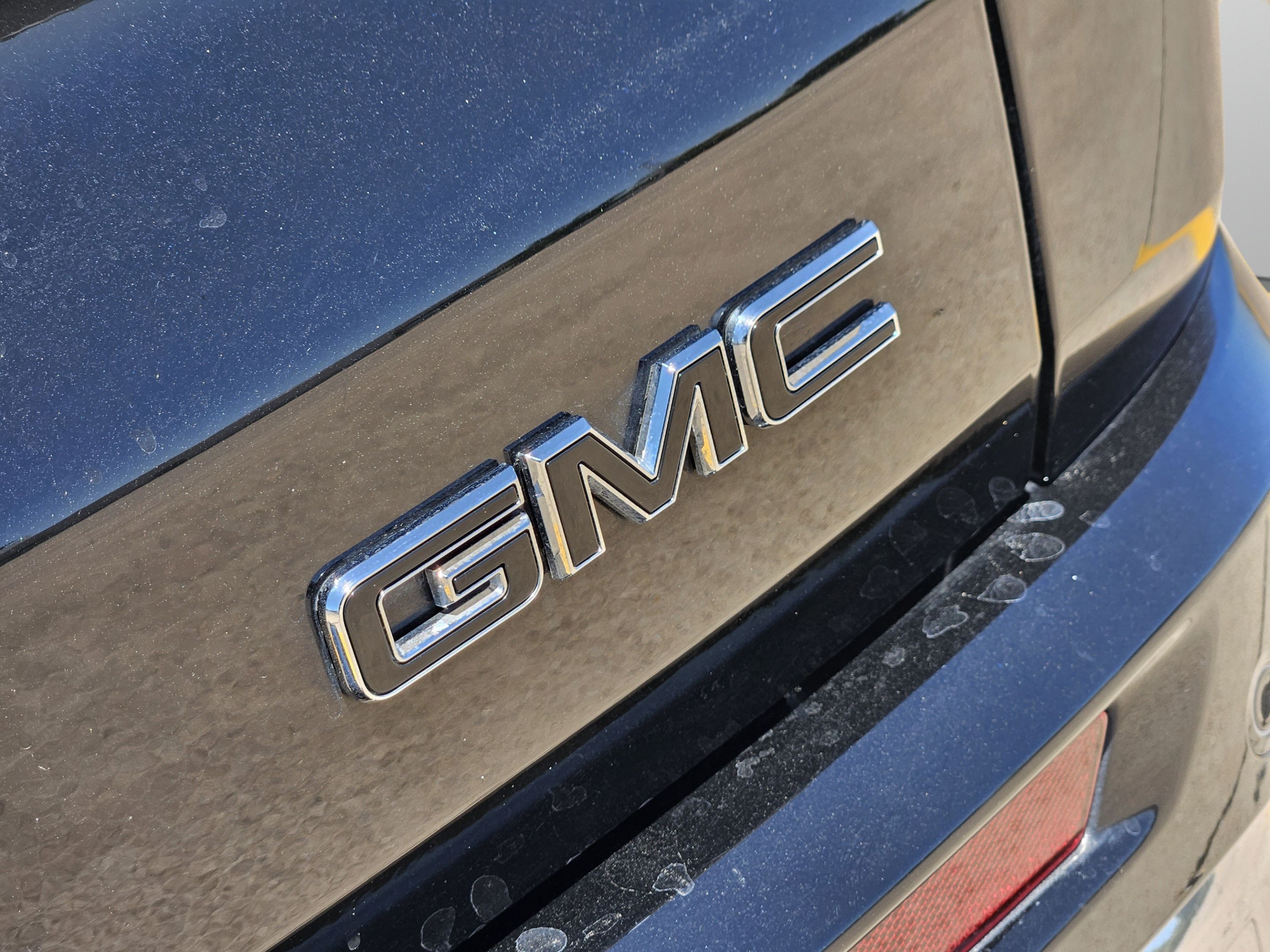 Used 2024 GMC Acadia Denali w/ LPO, Floor Liner Package FWD image 10