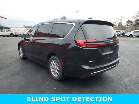 Certified 2025 Chrysler Pacifica Select image 7