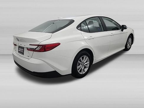 Used 2026 Toyota Camry LE FWD image 5