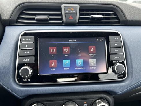 Used 2025 Nissan Versa SV w/ Trunk Package image 27