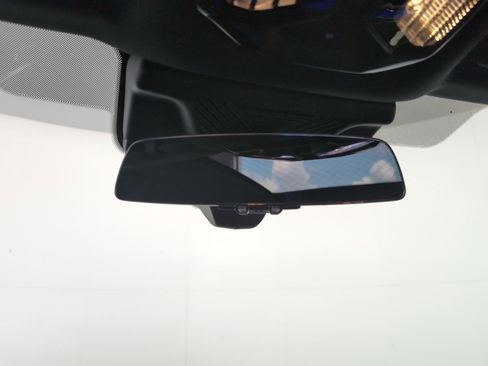 New 2025 BMW i7 eDrive50 w/ Premium Package image 16