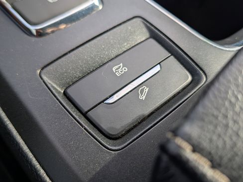 Used 2019 Ford Fusion SE FWD image 30