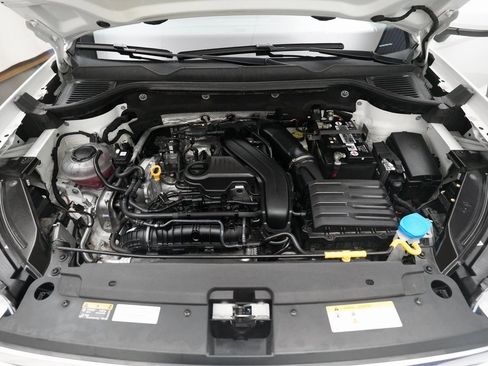 Used 2023 Volkswagen Taos SEL image 3