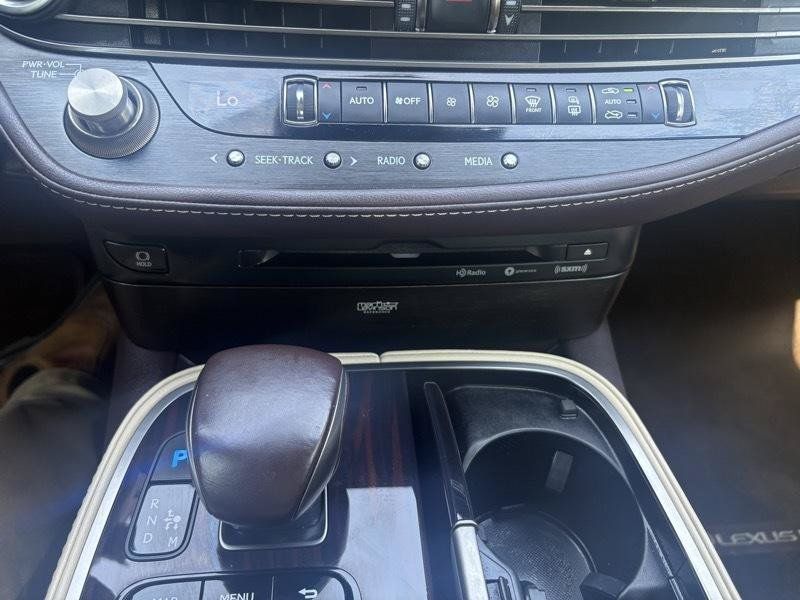 Used 2018 Lexus LS 500 w/ Interior Upgrade Package RWD image 19