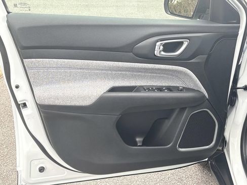 New 2026 Jeep Compass Latitude image 24