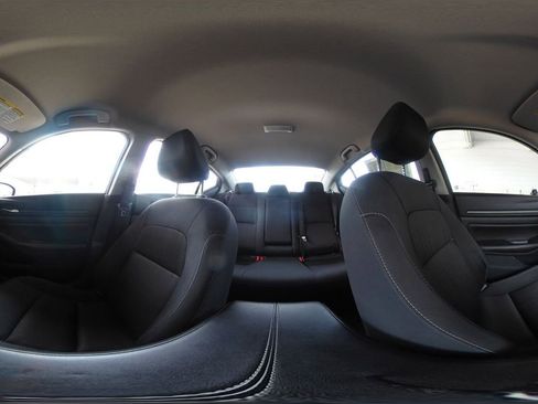 Used 2025 Nissan Altima 2.5 SV FWD image 43