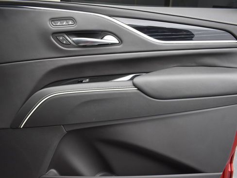 Certified 2023 Cadillac Escalade V w/ LPO, ONYX Package image 33