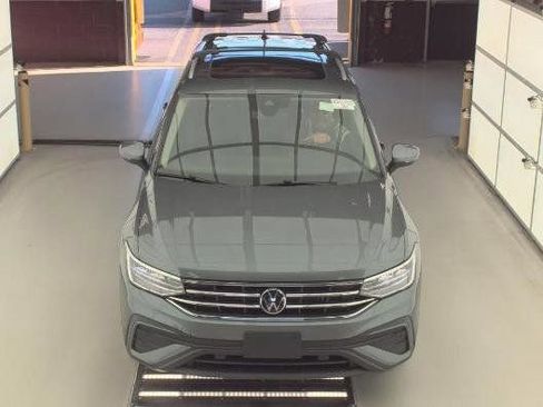 Used 2022 Volkswagen Tiguan SE AWD/4WD image 5