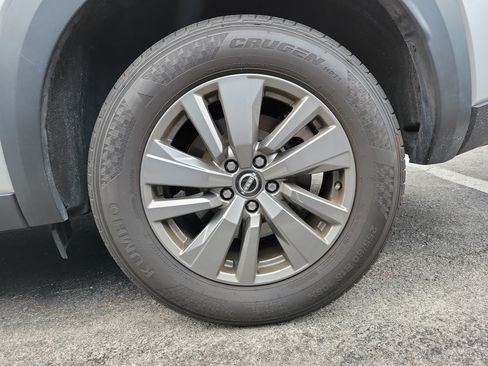 Used 2025 Nissan Pathfinder SV FWD image 6