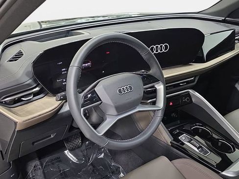 Certified 2025 Audi Q5 Premium AWD/4WD image 16