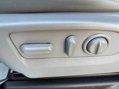 Used 2021 GMC Sierra 1500 SLT image 36