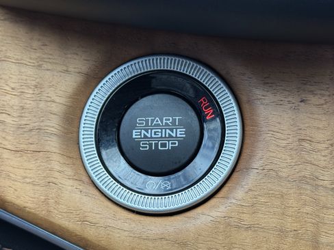 Used 2022 Jeep Grand Cherokee Summit AWD/4WD image 22