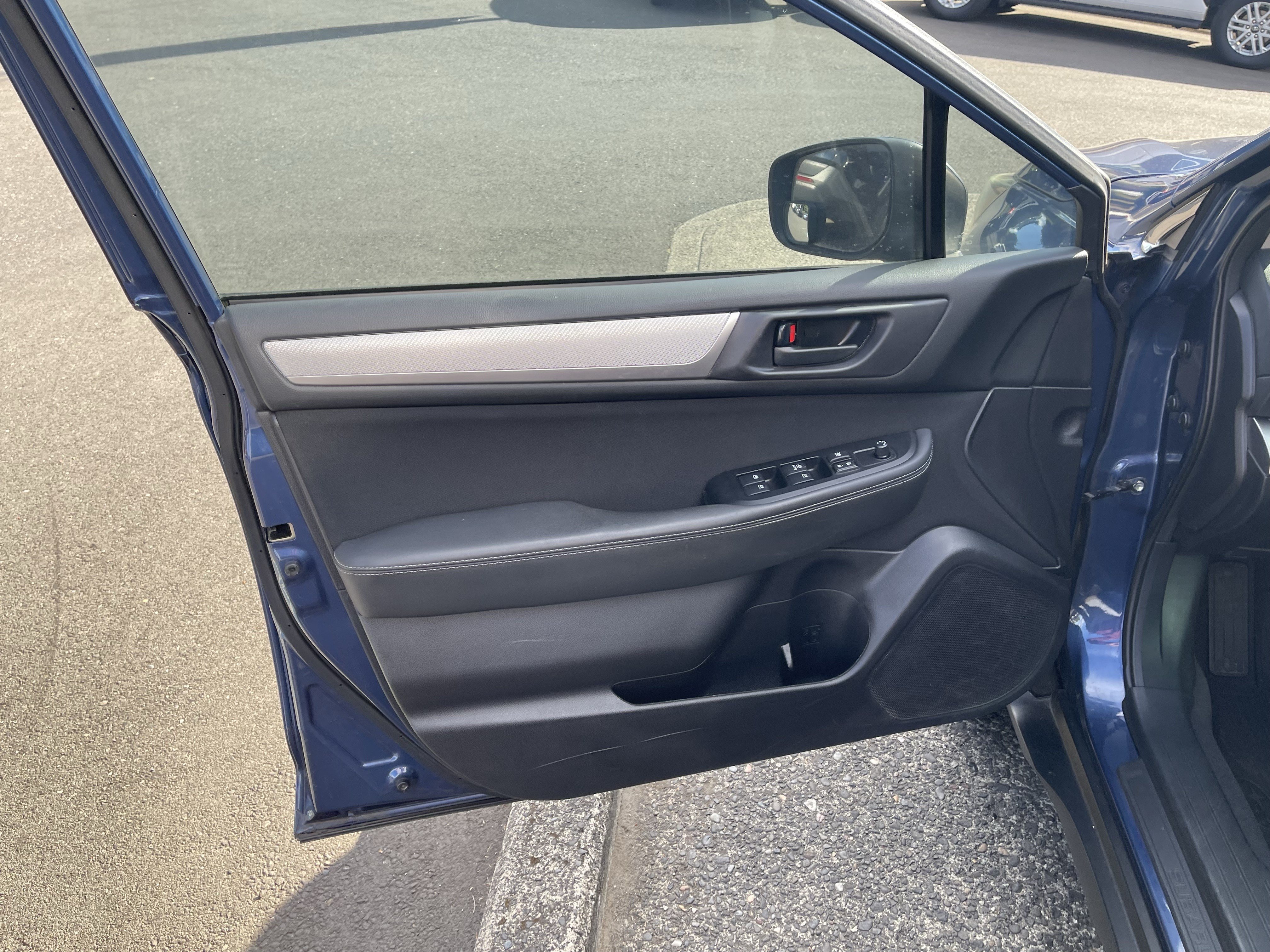 Used 2019 Subaru Outback 2.5i AWD/4WD image 14