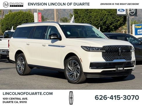 New 2025 Lincoln Navigator L Reserve image 1