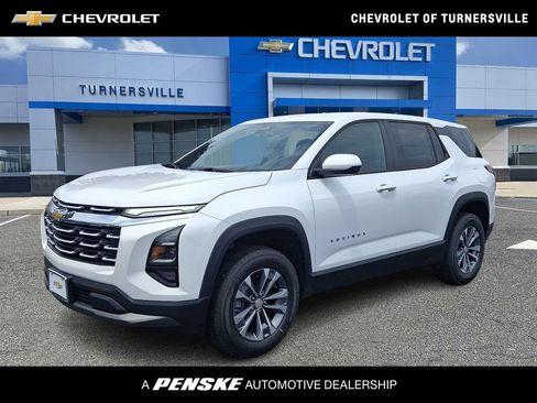 New 2027 Chevrolet Equinox LT w/ Convenience Package II FWD image 1