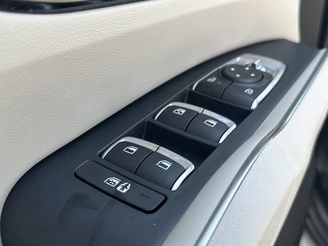 Used 2025 Kia Sorento EX w/ Panoramic Sunroof Package FWD image 24