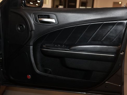 Used 2016 Dodge Charger R/T Scat Pack w/ Technology Group image 19