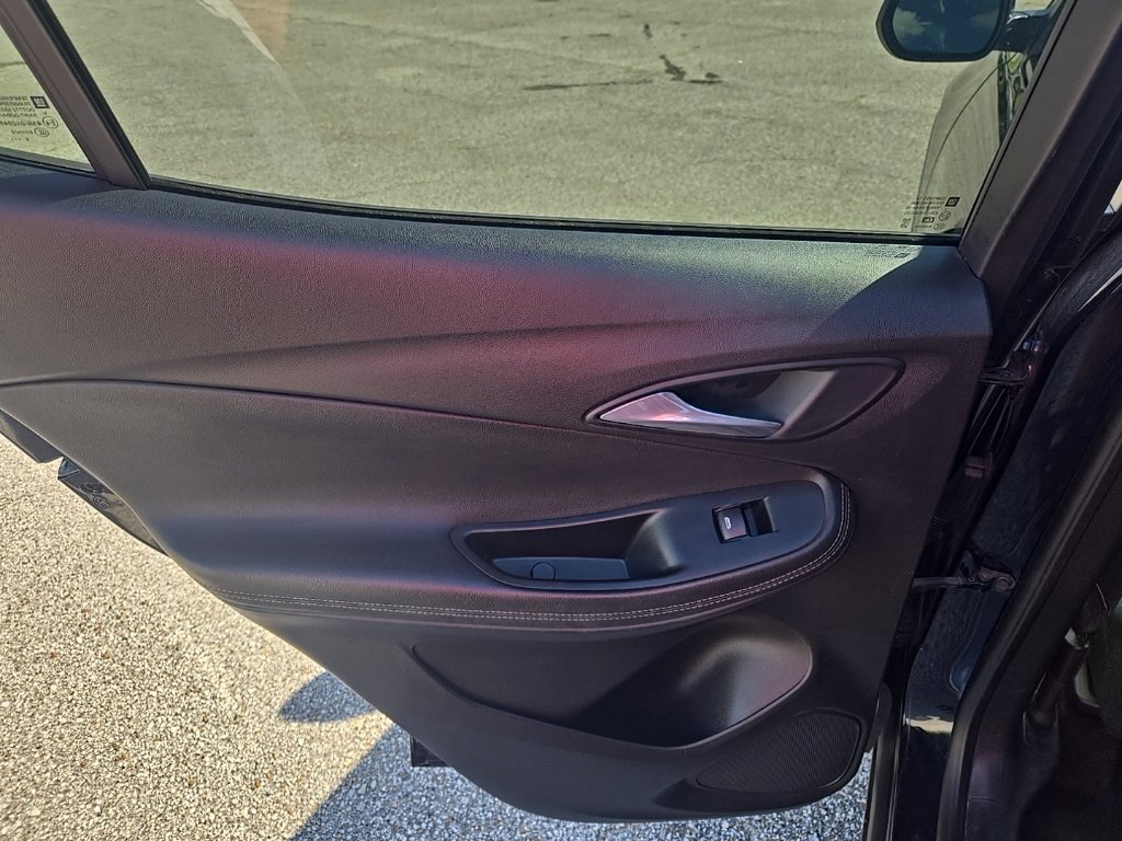 Used 2020 Buick Encore GX Select AWD/4WD image 18