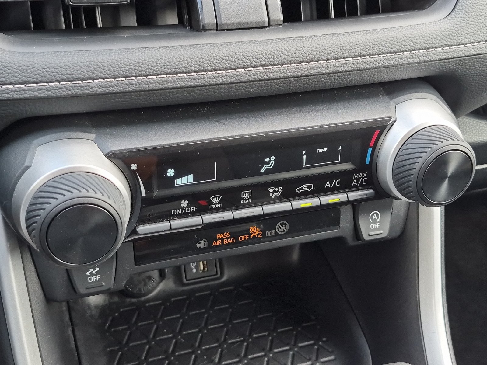 Certified 2025 Toyota RAV4 LE AWD/4WD image 18