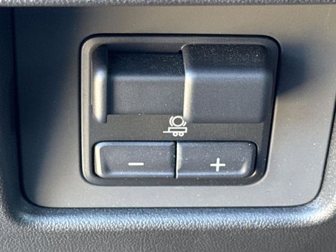 Used 2023 GMC Canyon Elevation w/ Elevation Premium Package image 15