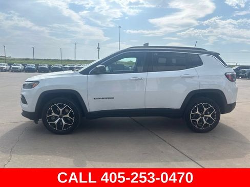 Used 2025 Jeep Compass Limited AWD/4WD image 3