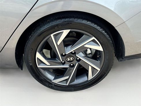 Used 2024 Hyundai Elantra Limited FWD image 32
