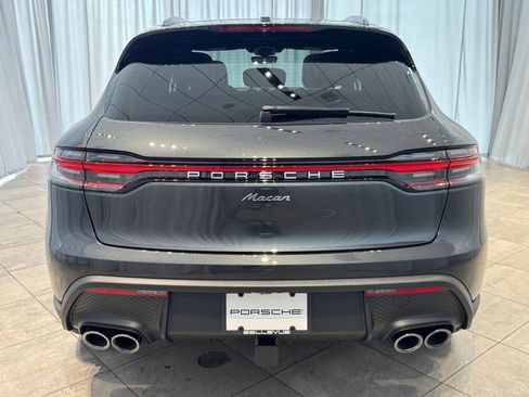 Certified 2025 Porsche Macan image 10