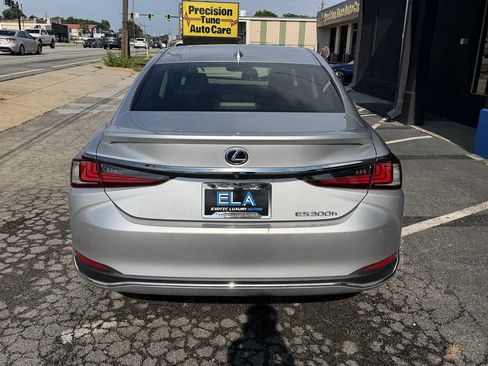 Used 2019 Lexus ES 300h w/ Accessory Package 2 FWD image 6