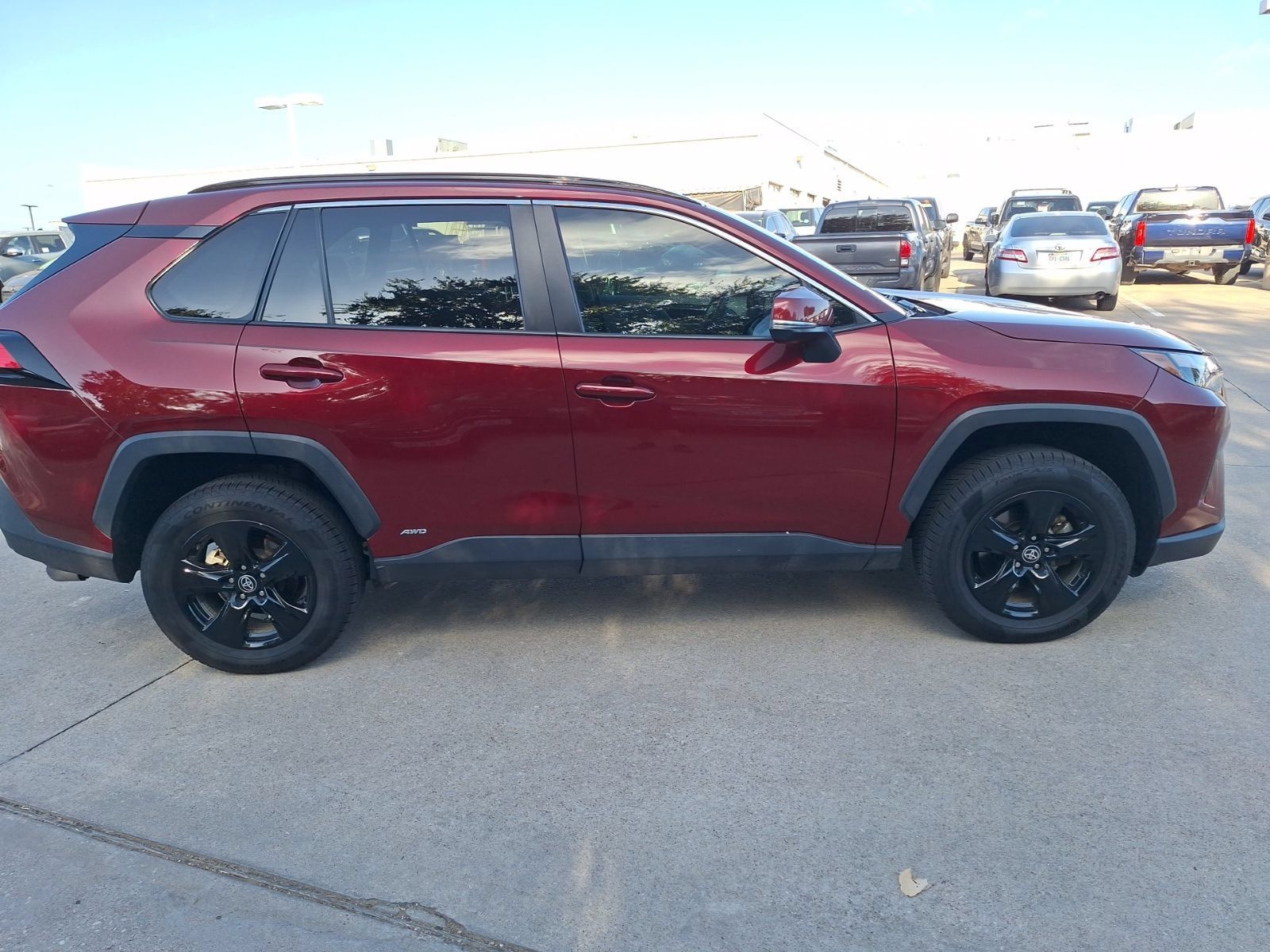 Used 2022 Toyota RAV4 XLE w/ Convenience Package AWD/4WD image 7