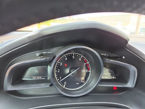 Used 2018 MAZDA MAZDA3 Grand Touring w/ Premium Equipment Package FWD image 6