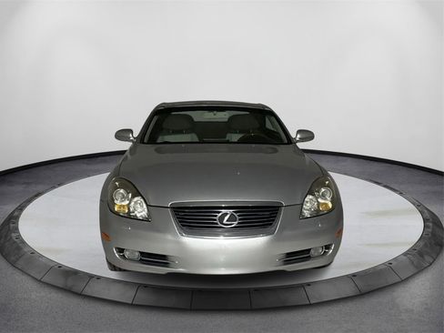 Used 2008 Lexus SC 430 Convertible image 2