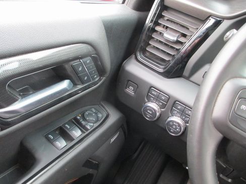 Used 2024 GMC Sierra 2500 AT4 w/ AT4 Premium Plus Package image 30