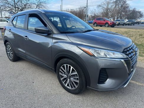 Used 2023 Nissan Kicks SV image 8