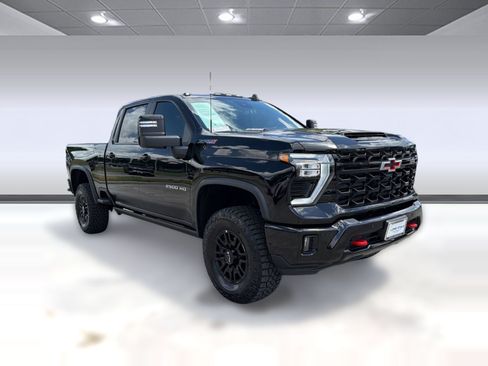 Certified 2026 Chevrolet Silverado 2500 ZR2 AWD/4WD image 6