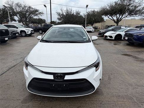 Certified 2025 Toyota Corolla LE image 2