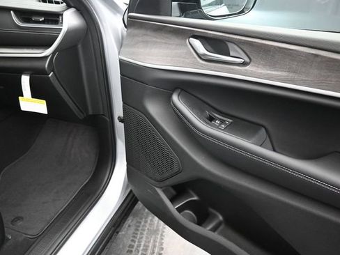 New 2025 Jeep Grand Cherokee L Limited w/ Black Appearance Package image 26