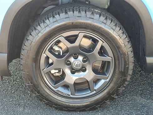 Used 2025 Honda Pilot TrailSport image 27