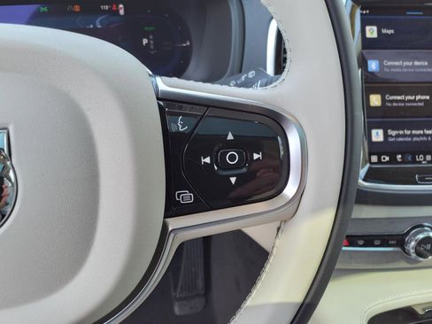 Certified 2025 Volvo XC90 T8 Plus w/ Protection Package image 15