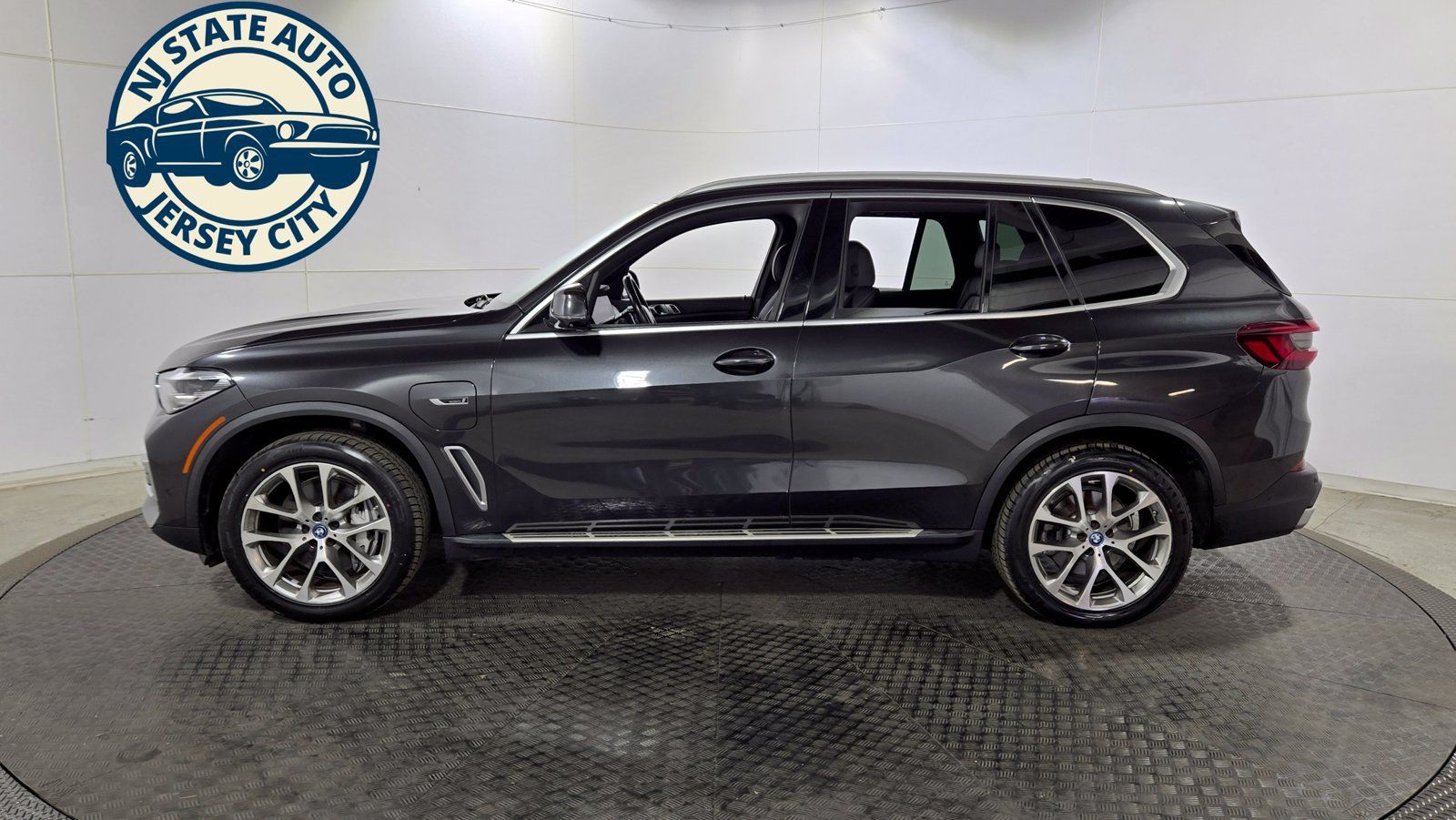 Used 2023 BMW X5 xDrive45e AWD/4WD image 4