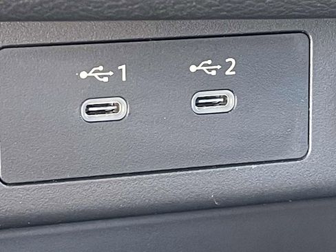 Used 2025 Nissan Rogue S image 26