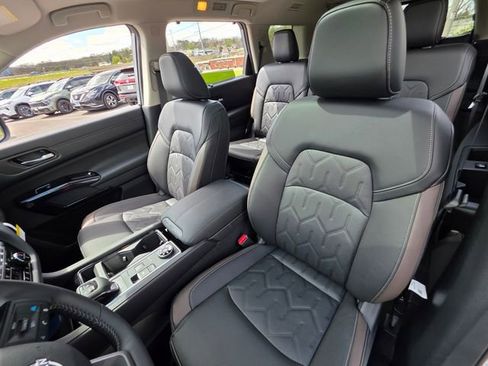 New 2026 Nissan Pathfinder Platinum AWD/4WD image 23