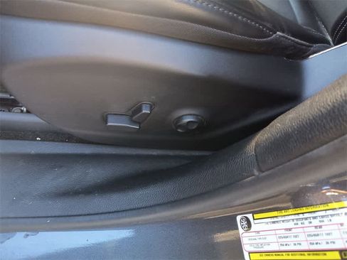 Used 2019 Jeep Cherokee Latitude Plus w/ Comfort/Convenience Group image 12