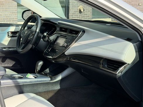 Used 2013 Toyota Avalon XLE Premium image 9