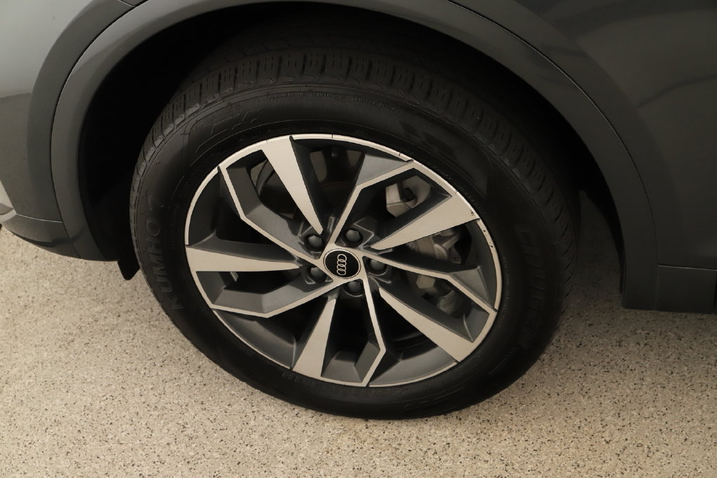 Certified 2023 Audi Q5 2.0T Premium Plus AWD/4WD image 32