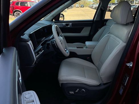 Used 2025 Hyundai Santa Fe SEL image 10